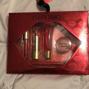 Ellen Tracy lip set